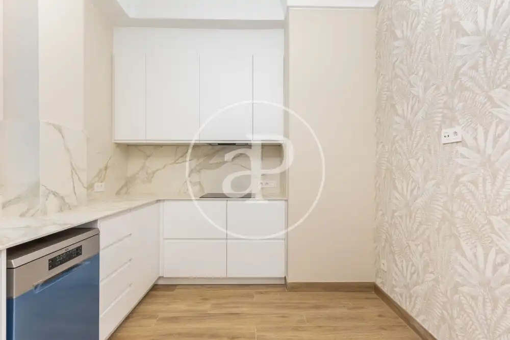 Kitchen of Flat for rent in Valencia  with Air Conditioner, Heating and Balcony