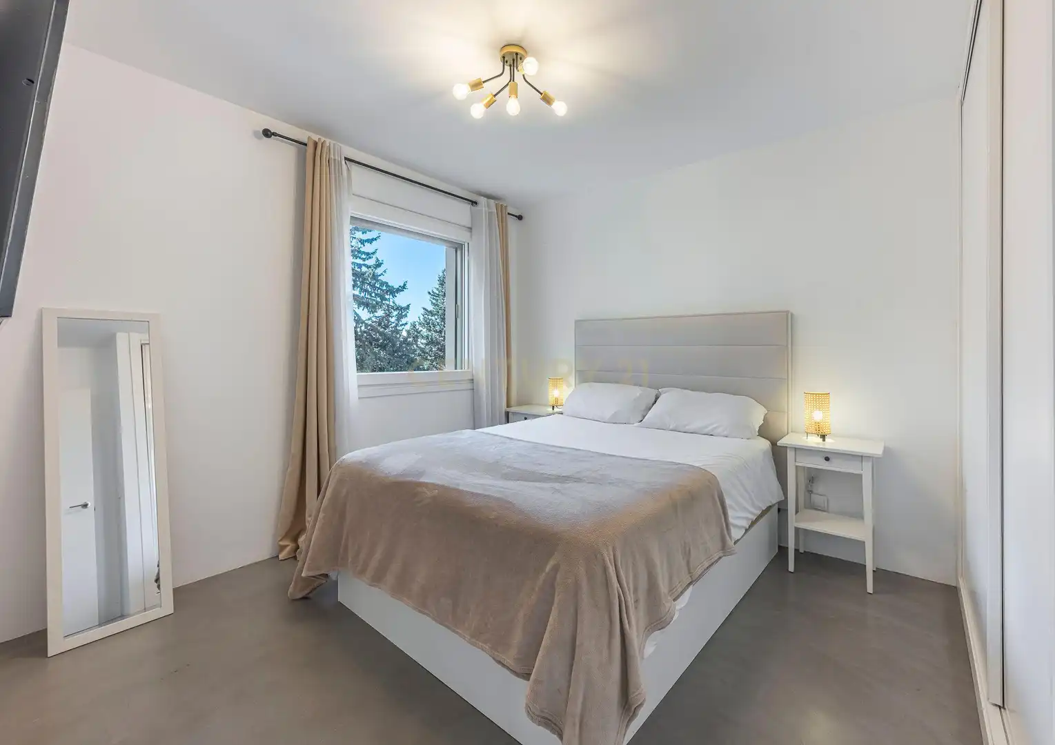 Habitación de Apartamento en venta en Marbella con Aire acondicionado, Trastero y Piscina