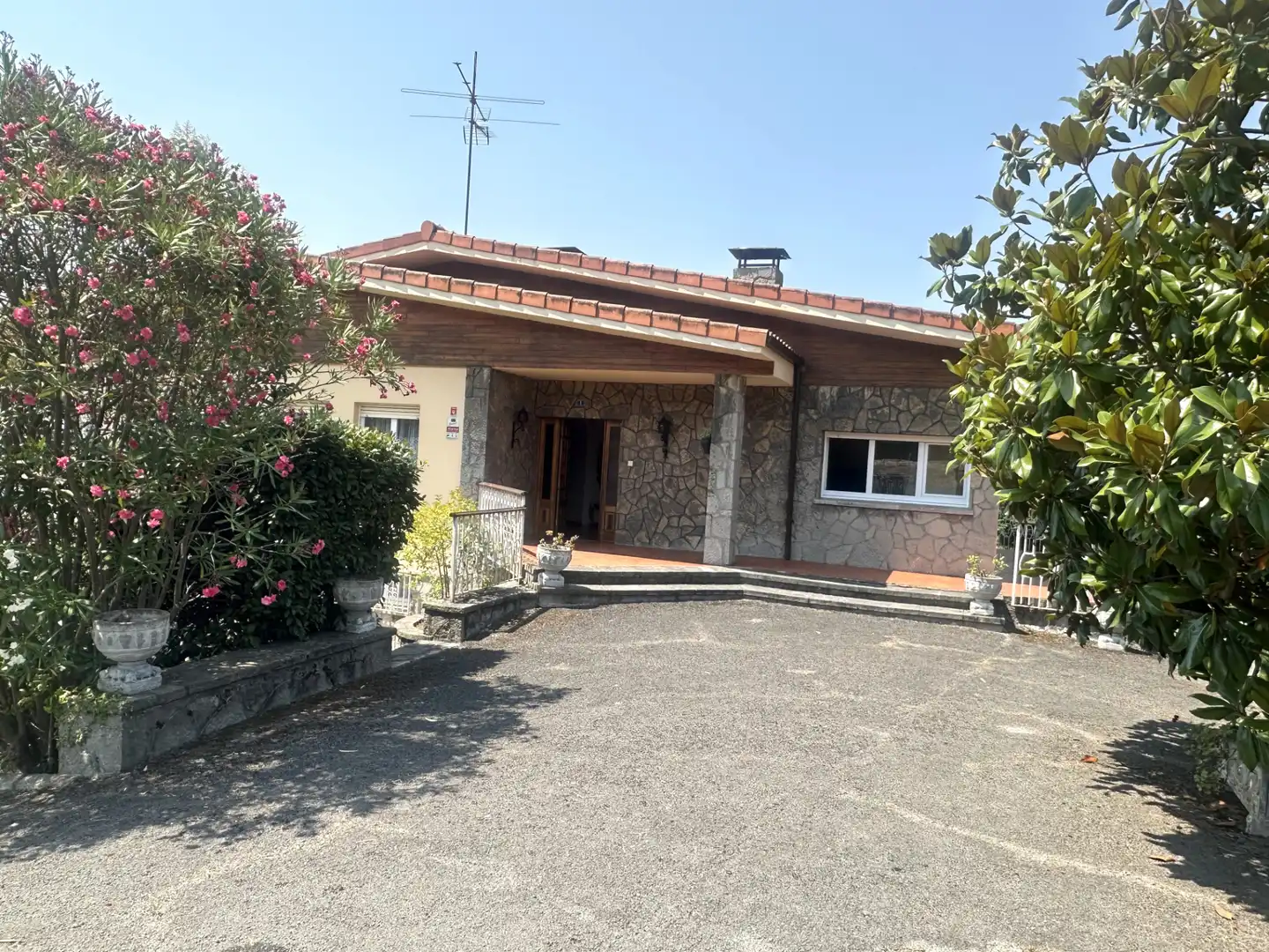 House with garden for sale in Avenida del Campo