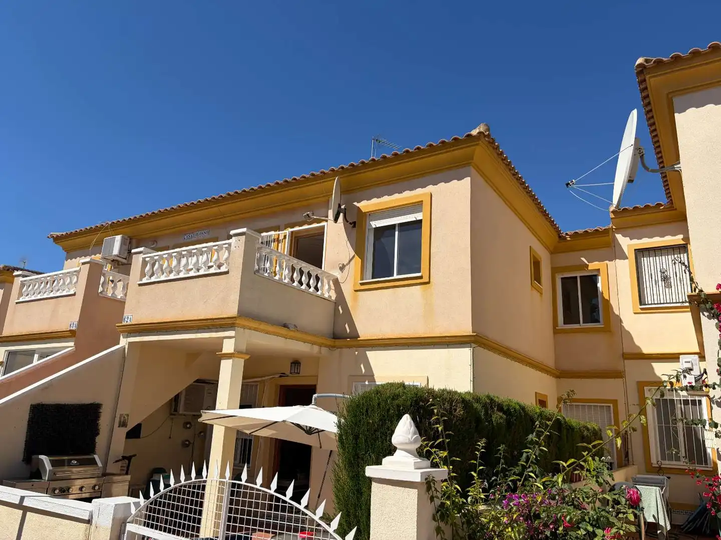 Vista exterior de Apartamento en venta en Orihuela con Piscina y Amueblado