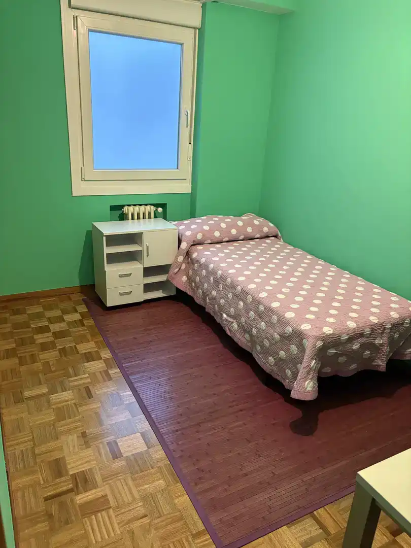 Bedroom of Flat for rent in A Milagrosa