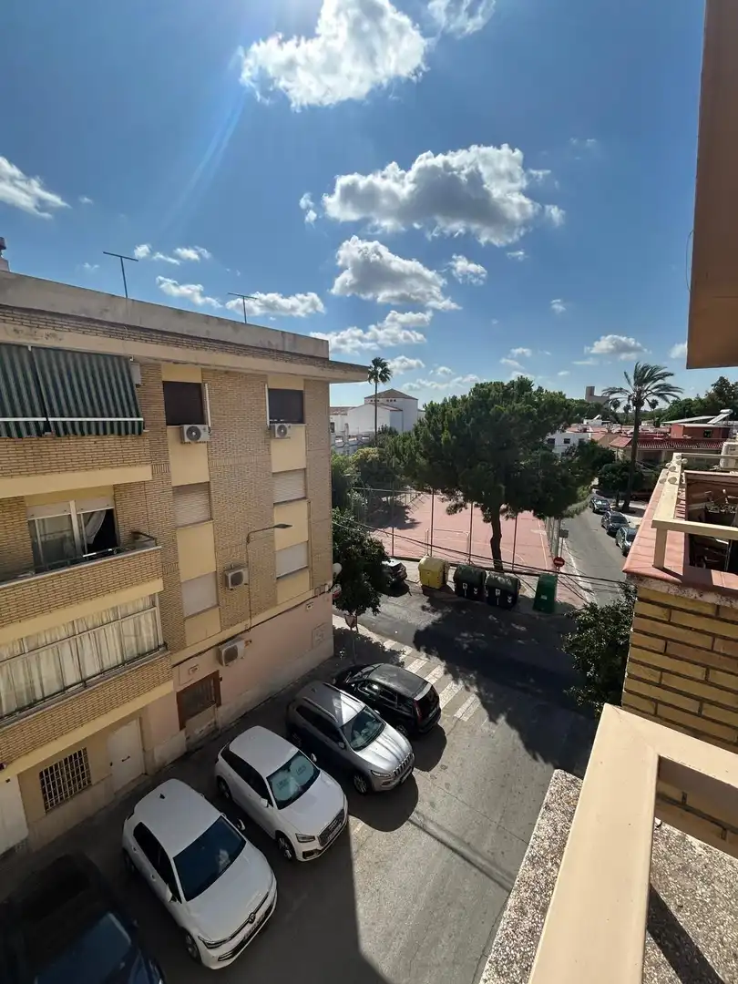 Vista exterior de Piso en venta en Utrera