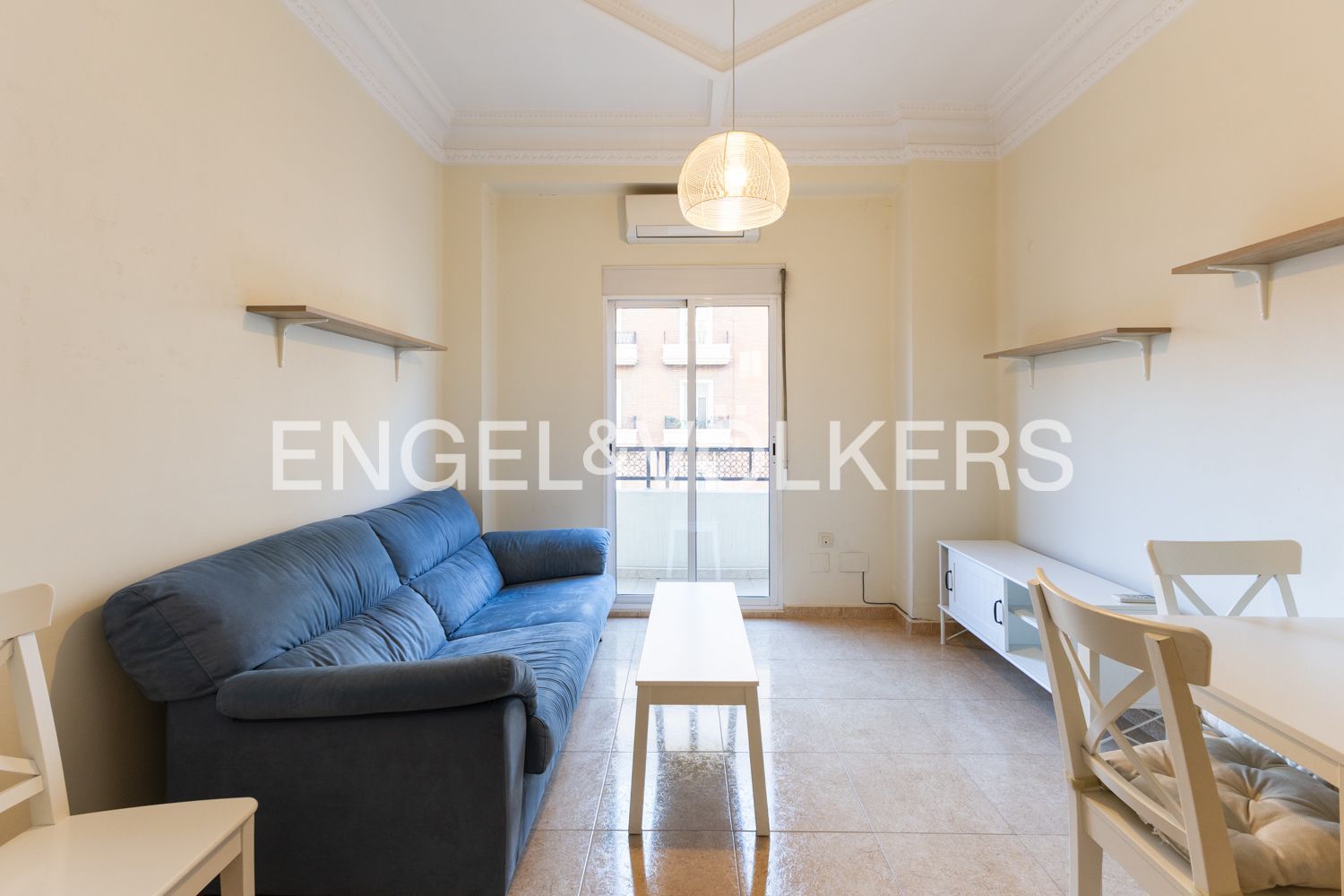 Sala d'estar de Apartament de lloguer en  Valencia Capital amb Aire condicionat, Calefacció i Moblat