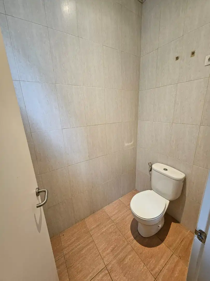Baño de Oficina de alquiler en Abadiño  con Aire acondicionado, Calefacción y Internet