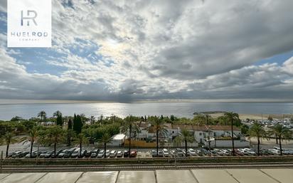 Vista exterior de Àtic en venda en Mataró amb Aire condicionat i Terrassa