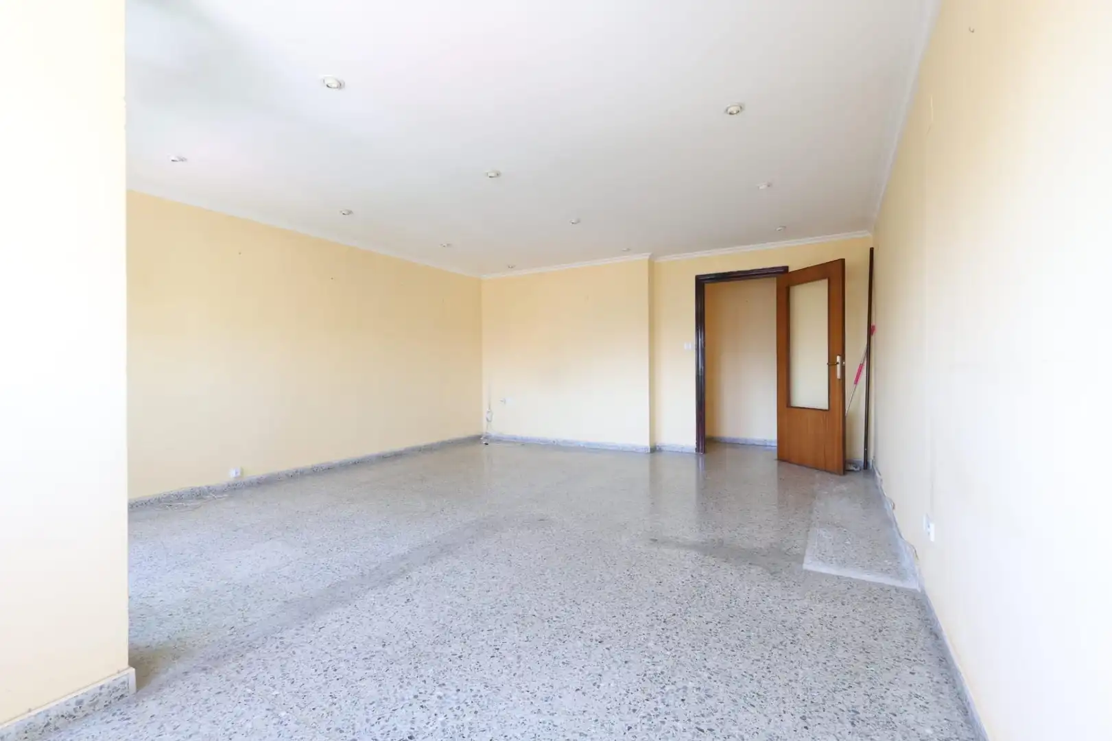 Piso en venta en Valencia con Balcón