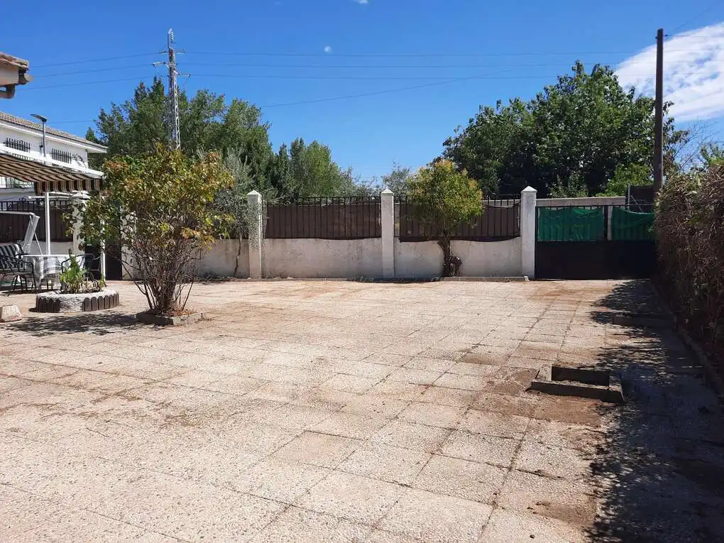 Casa o chalet en venta en Escalona con Calefacción, Jardín privado y Trastero