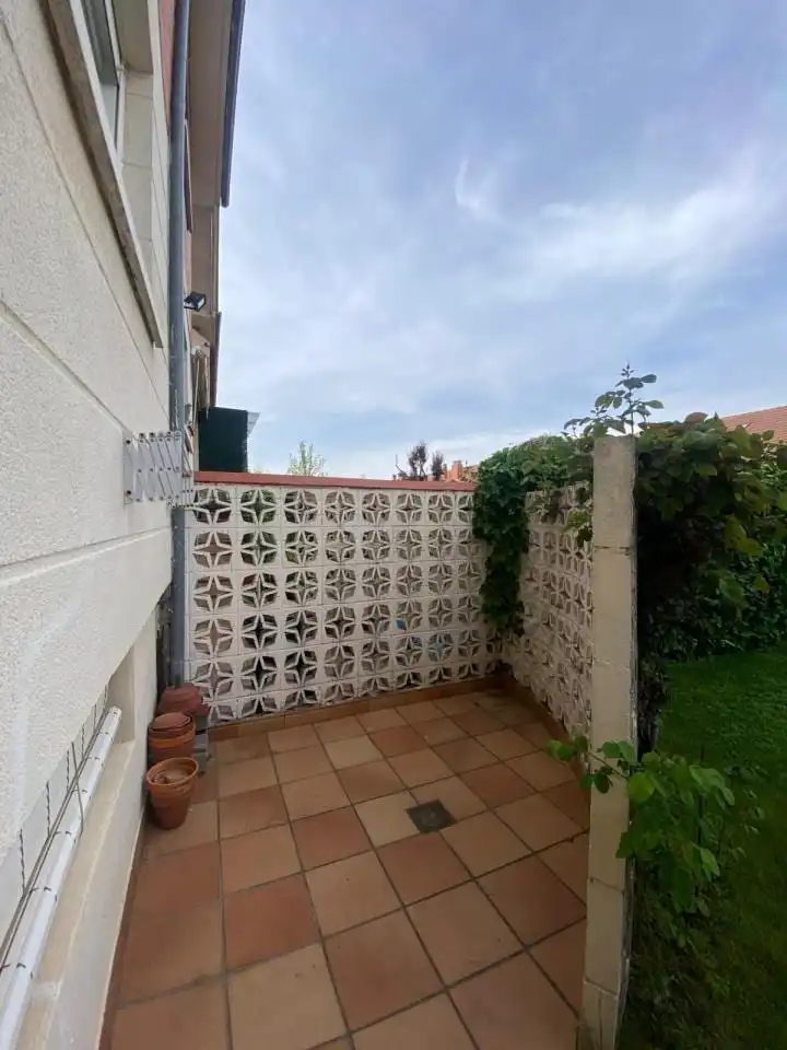 Terrassa de Casa o xalet en venda en Sariegos amb Calefacció i Parquet