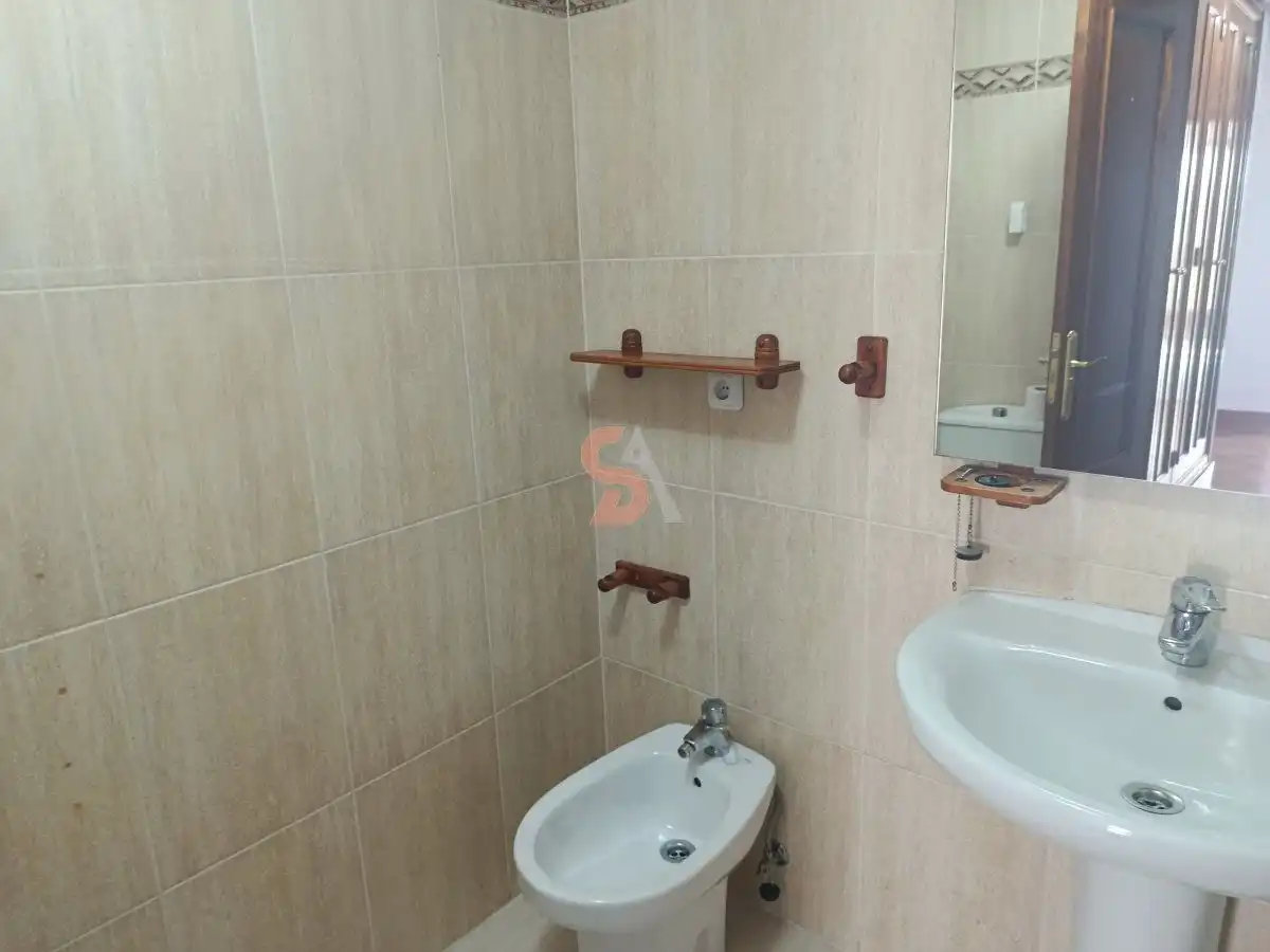Bathroom of Flat for rent in Valladolid  with Heating, Terrace and Storage room