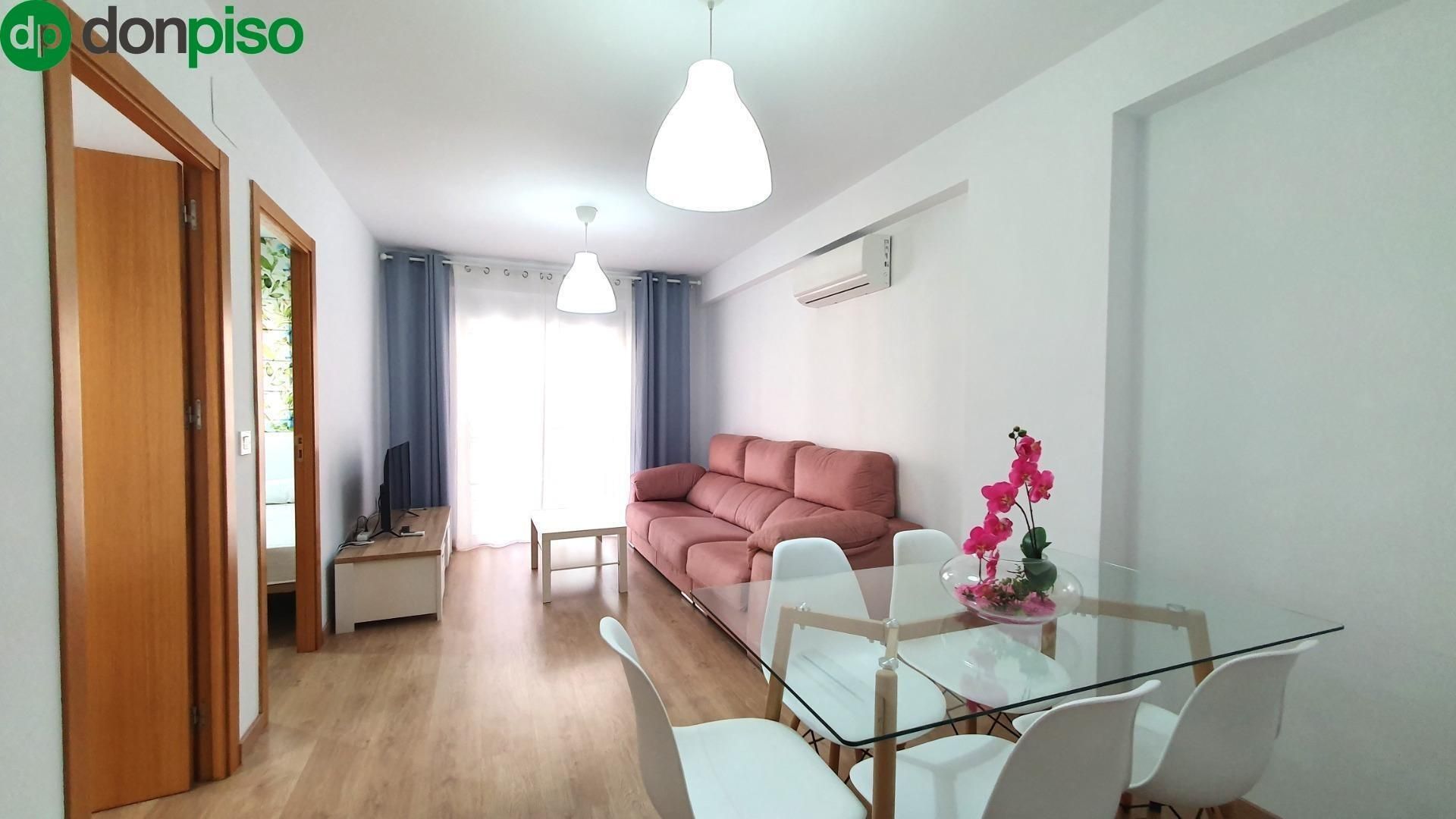 Sala d'estar de Pis de lloguer en  Granada Capital amb Aire condicionat, Terrassa i Moblat