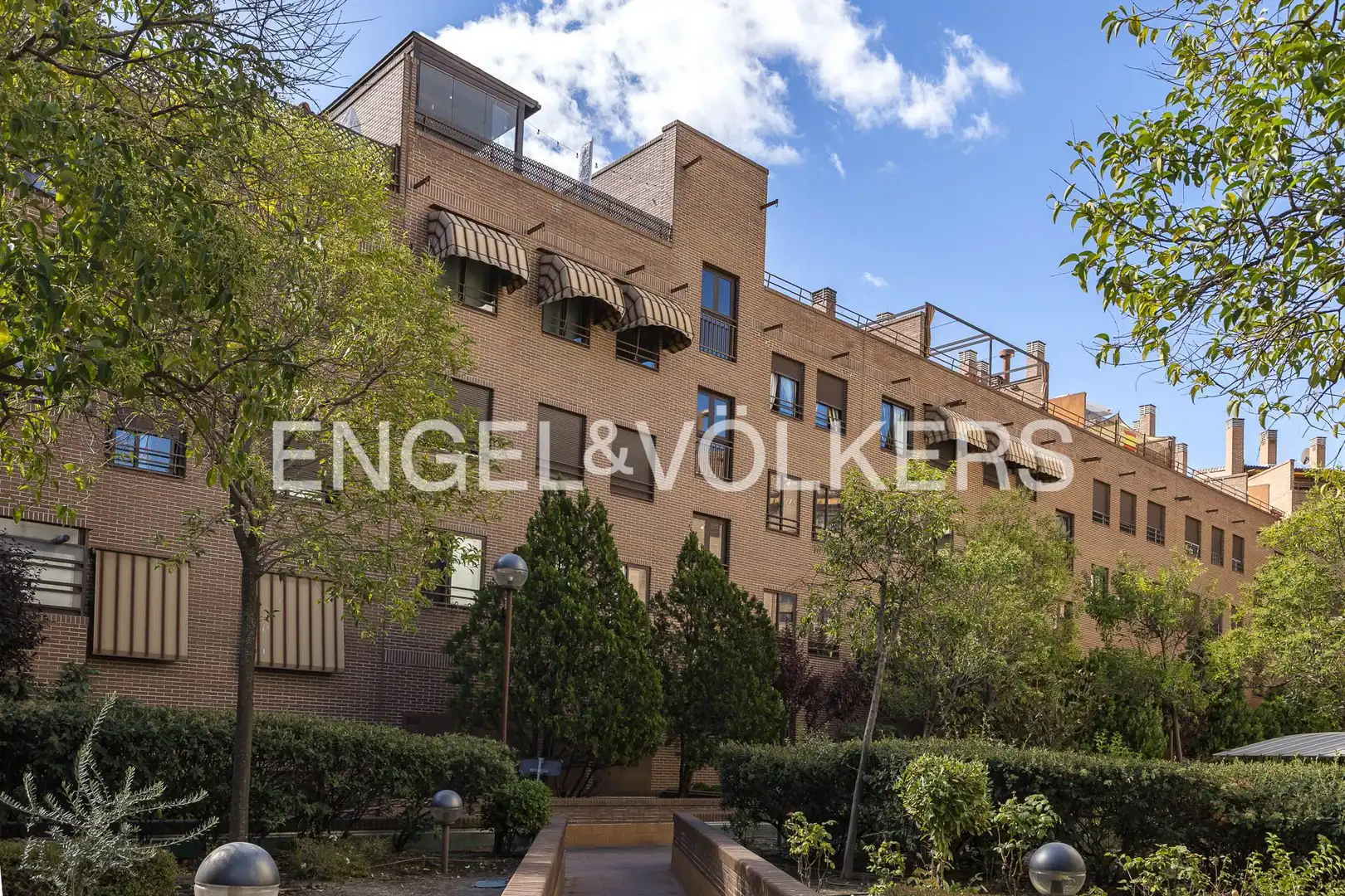 Vista exterior de Pis de lloguer en Madrid amb Aire condicionat, Calefacció i Piscina