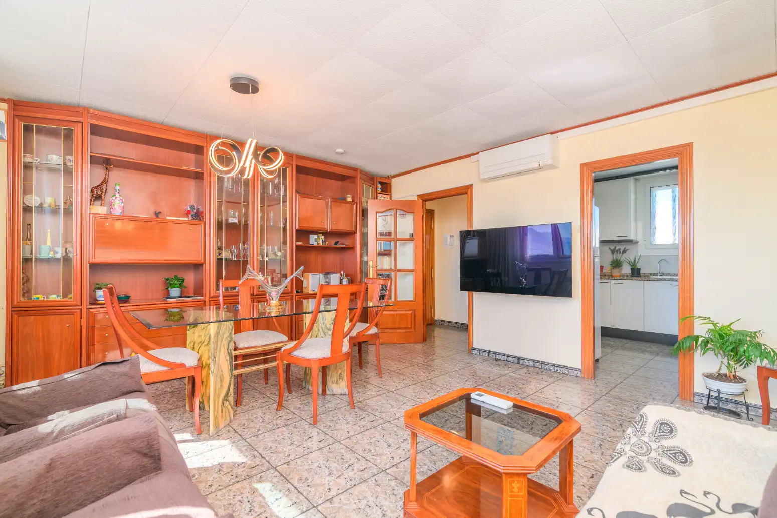 Living room of Flat for sale in Cornellà de Llobregat  with Air Conditioner, Heating and Storage room