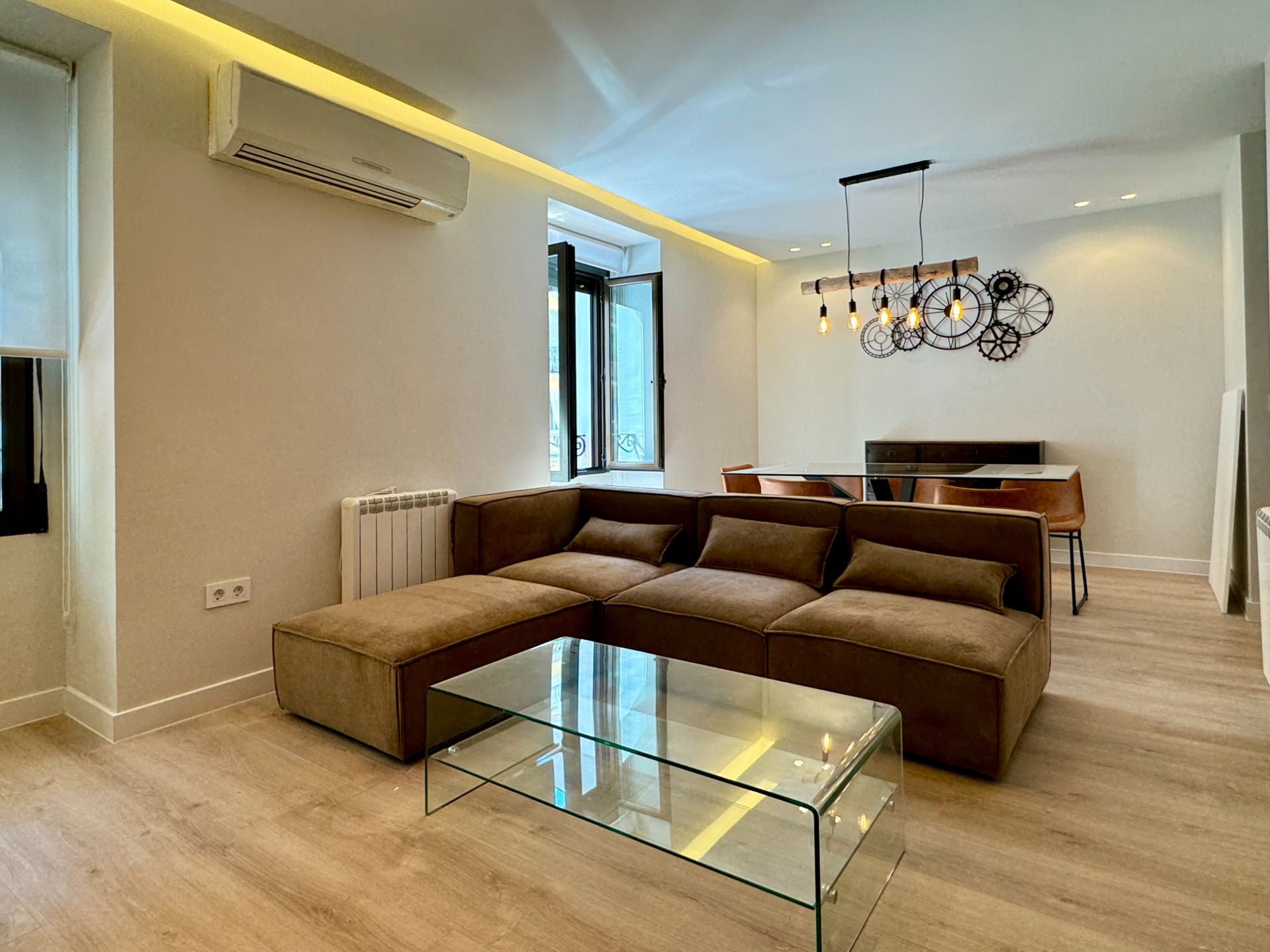 Sala de estar de Piso en venta en  Madrid Capital con Aire acondicionado y Calefacción