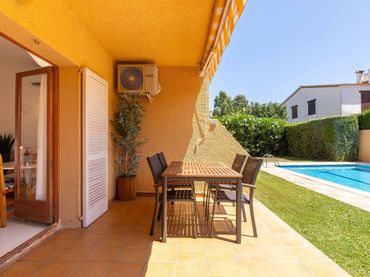 Maison avec balcon à vendre à Riells