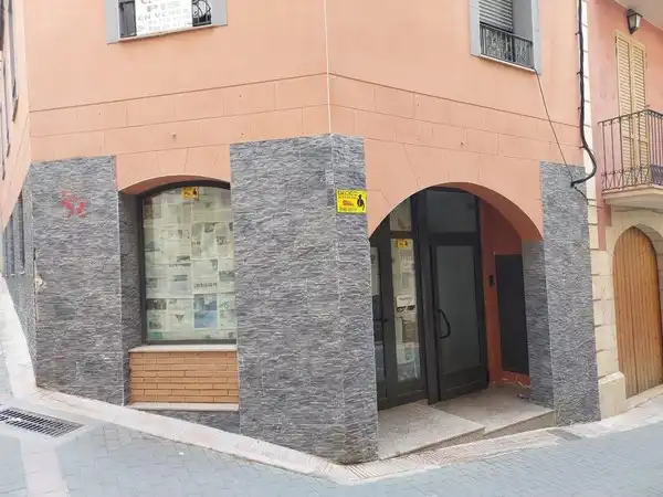 Vista exterior de Local en venda en Vila-rodona