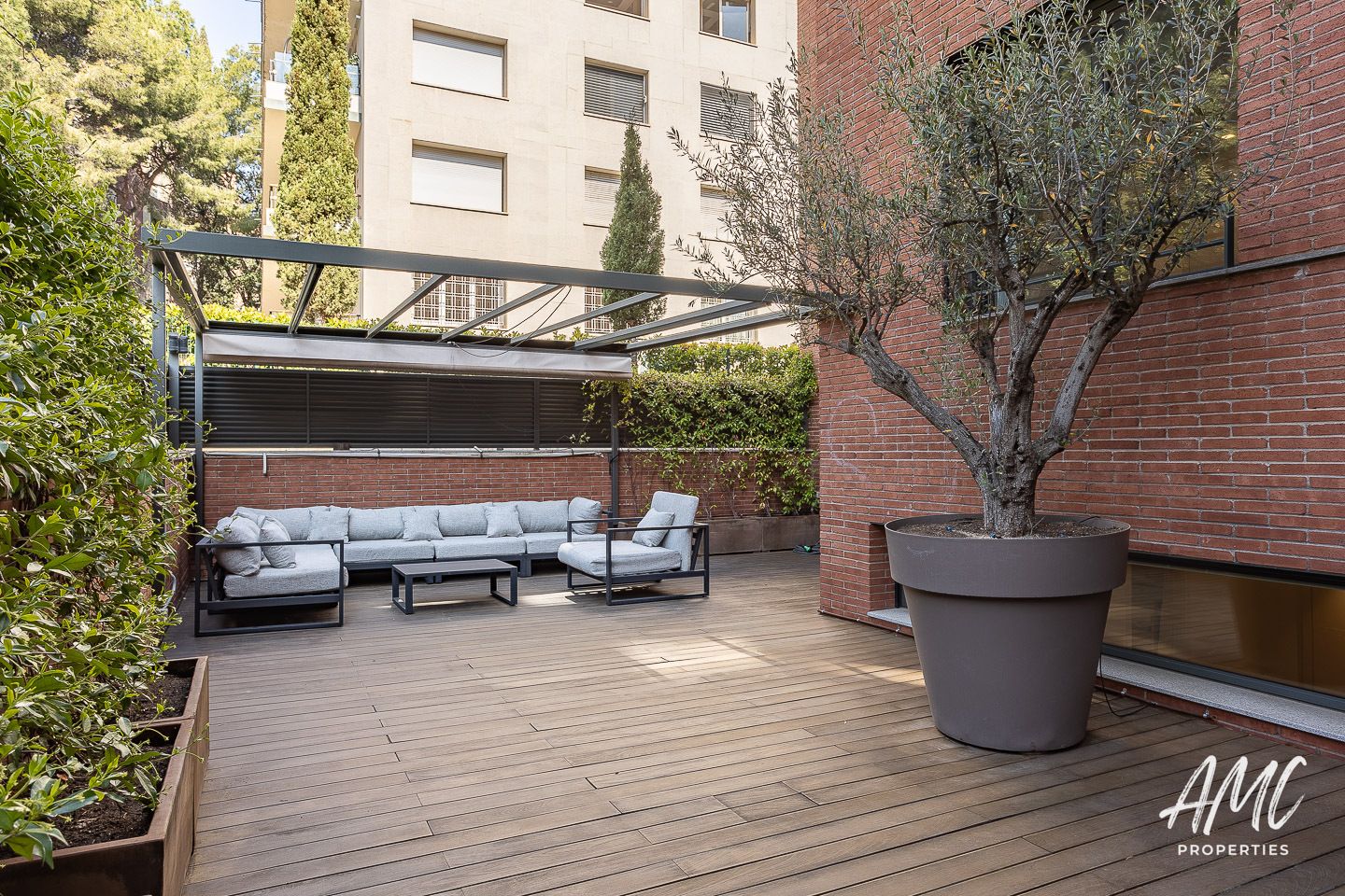 Terrace of Flat for sale in  Barcelona Capital  with Air Conditioner, Heating and Private garden