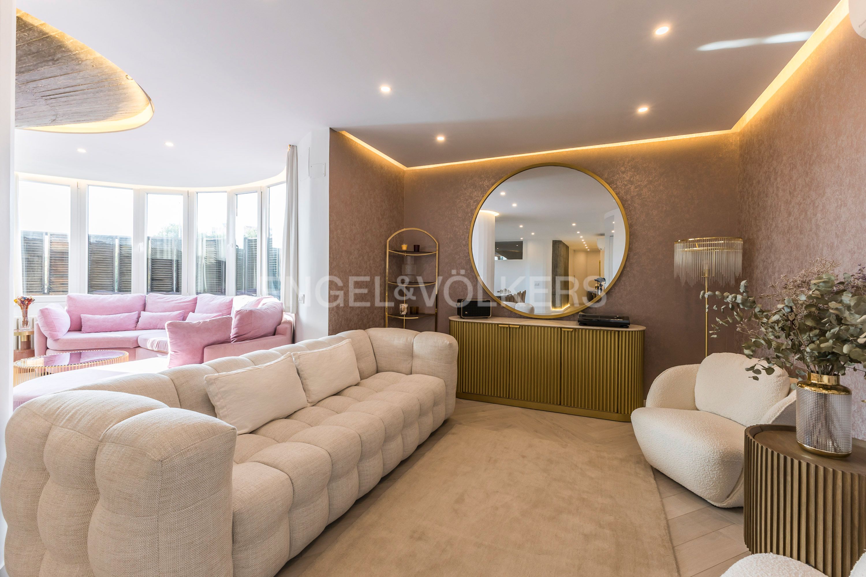 Sala d'estar de Apartament de lloguer en  Madrid Capital amb Aire condicionat, Calefacció i Moblat