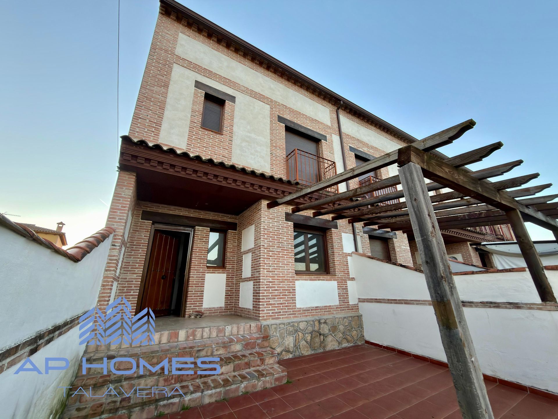 Exterior view of House or chalet for sale in Cardiel de los Montes  with Air Conditioner and Heating