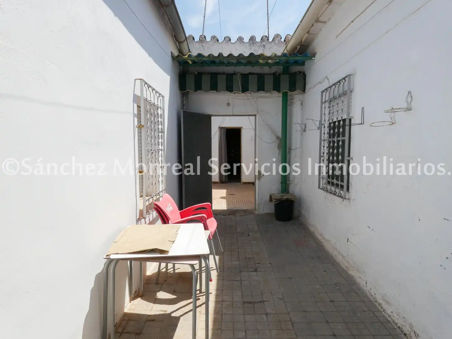 Vista exterior de Casa o xalet en venda en Alcázar de San Juan amb Aire condicionat, Calefacció i Jardí privat