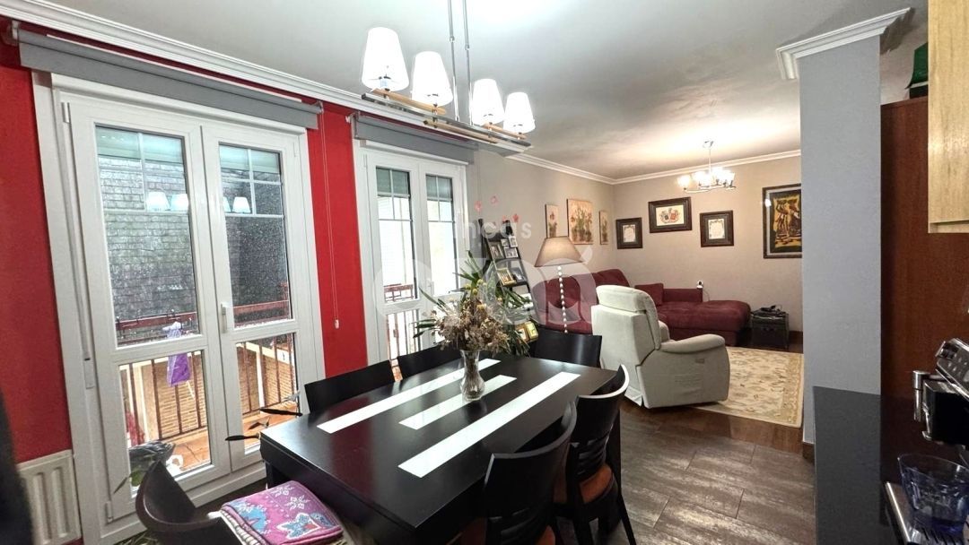 Menjador de Dúplex en venda en Santurtzi  amb Calefacció, Traster i Balcó