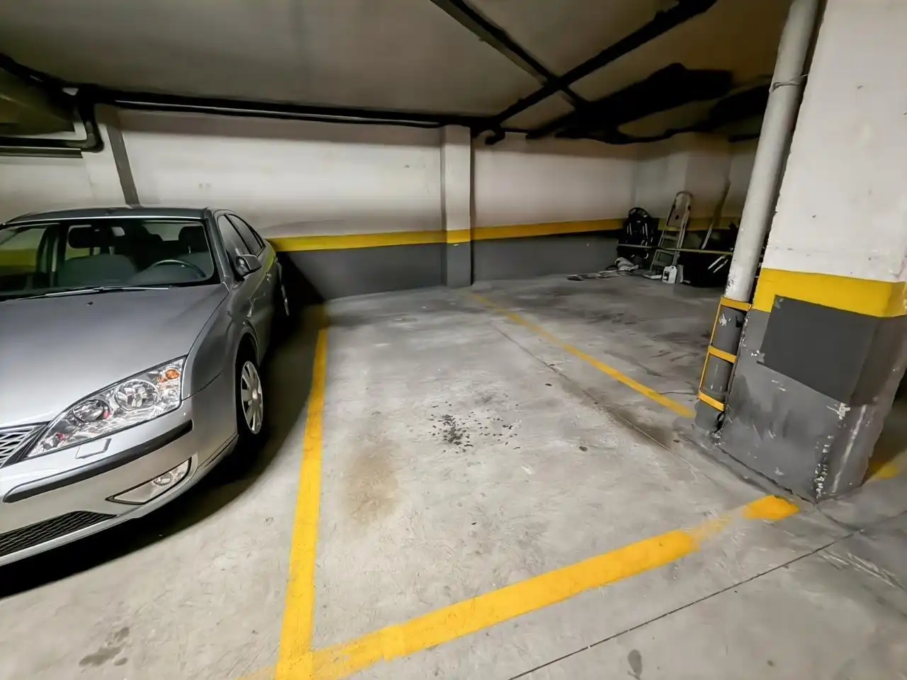 Parking de Piso en venta en Madrid con Aire acondicionado, Calefacción y Piscina comunitaria