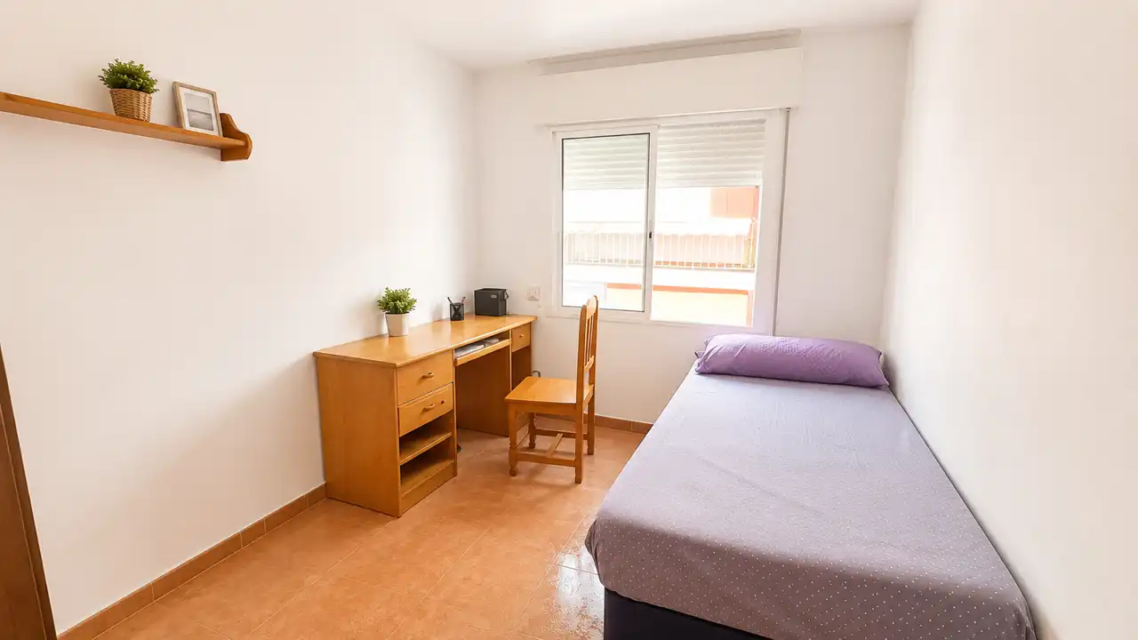 Dormitori de Pis en venda en Marbella amb Terrassa, Moblat i Balcó
