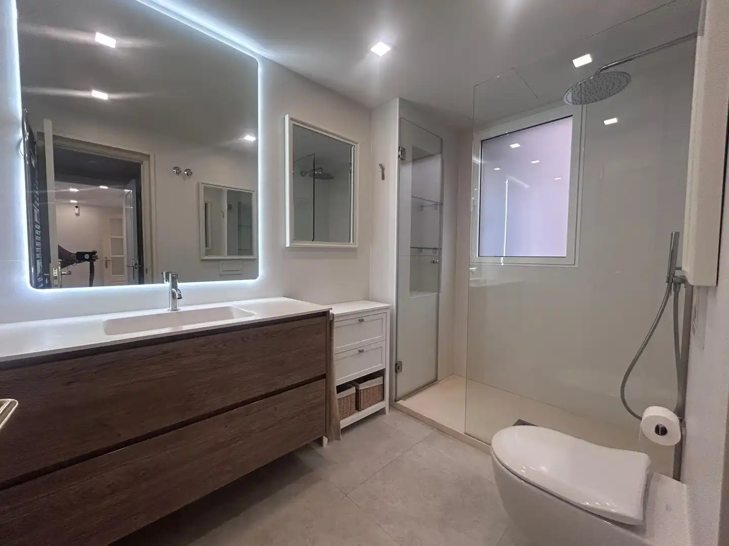 Baño de Piso de alquiler en Madrid con Aire acondicionado, Calefacción y Parquet