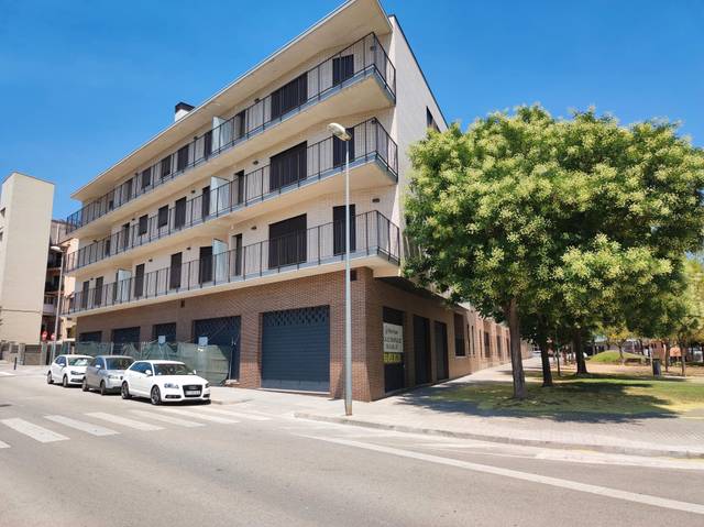 Local comercial en Alquiler en Carrer l'Atlàntida en Pallejà