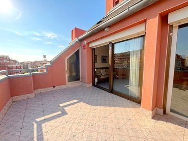 Àtic amb ascensor en venda a Carrer Santa Eulàlia