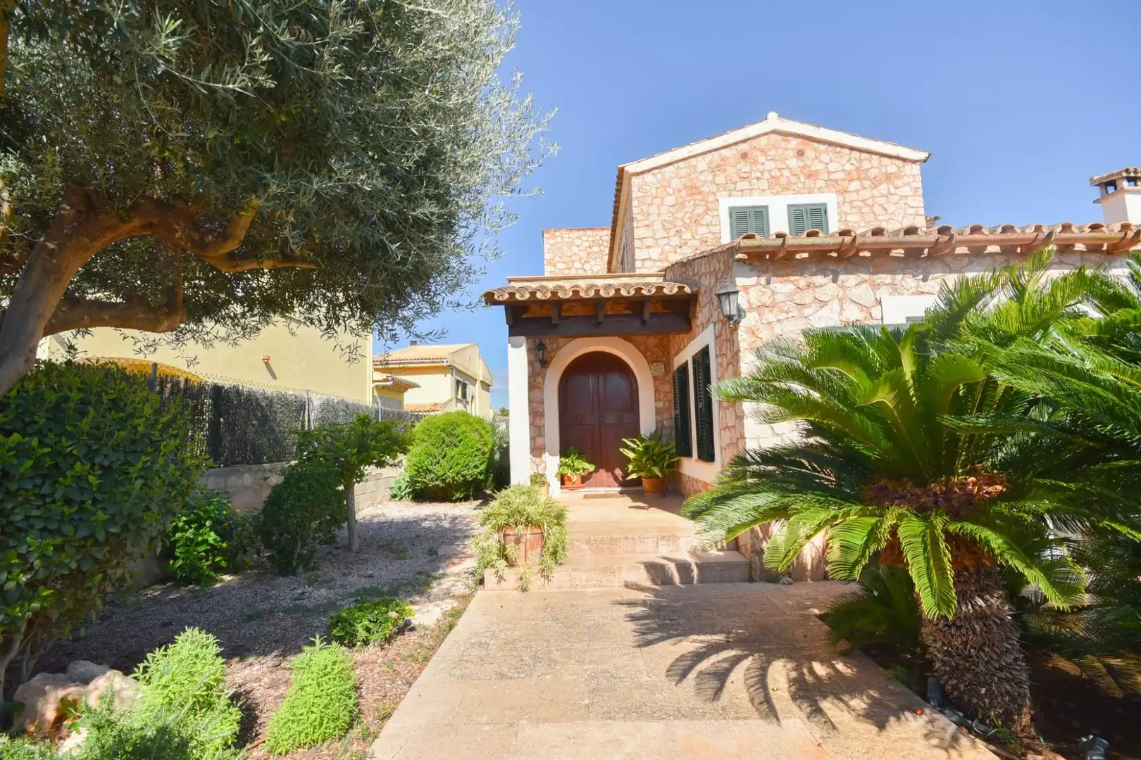 Vista exterior de Casa o xalet en venda en Marratxí amb Aire condicionat, Calefacció i Jardí privat