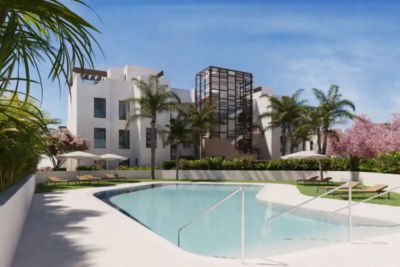 Apartament amb piscina en venda a Estepona Pueblo