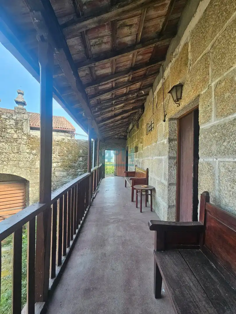 Finca rústica en venta en Beade  con Jardín privado y Amueblado