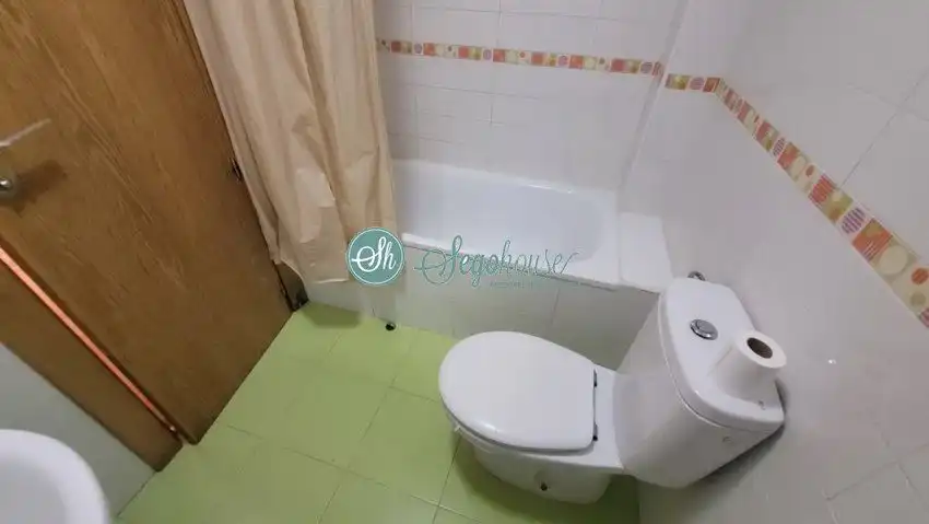 Baño de Piso en venta en Cantimpalos con Calefacción