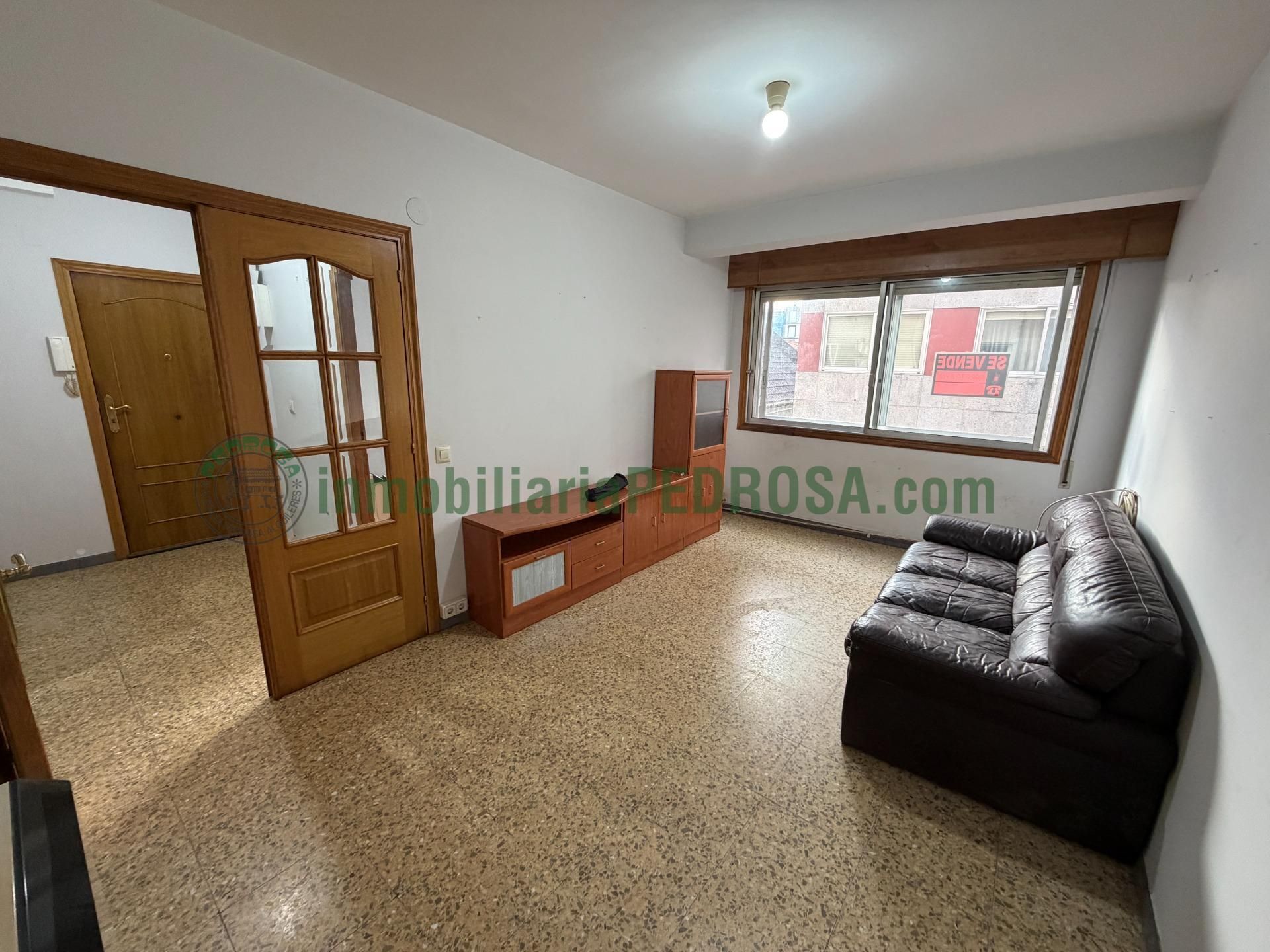 Living room of Flat for sale in Pontevedra Capital   with Storage room