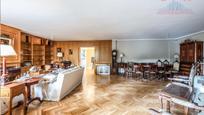 Living room of Flat to rent in  Madrid Capital  with Air Conditioner, Heating and Parquet flooring