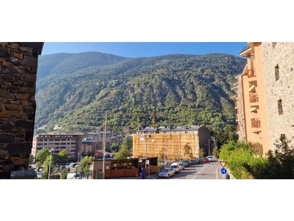 Apartamento con ascensor en alquiler en Carrer Mirador d'Encamp, 14-16, imagen 2