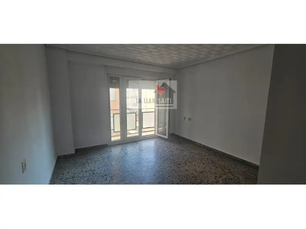 Vista exterior de Piso en venta en Xirivella