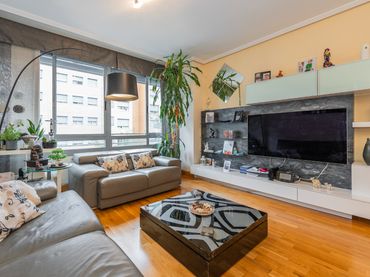 Flat with pool for sale in Calle de José Celestino Mutis