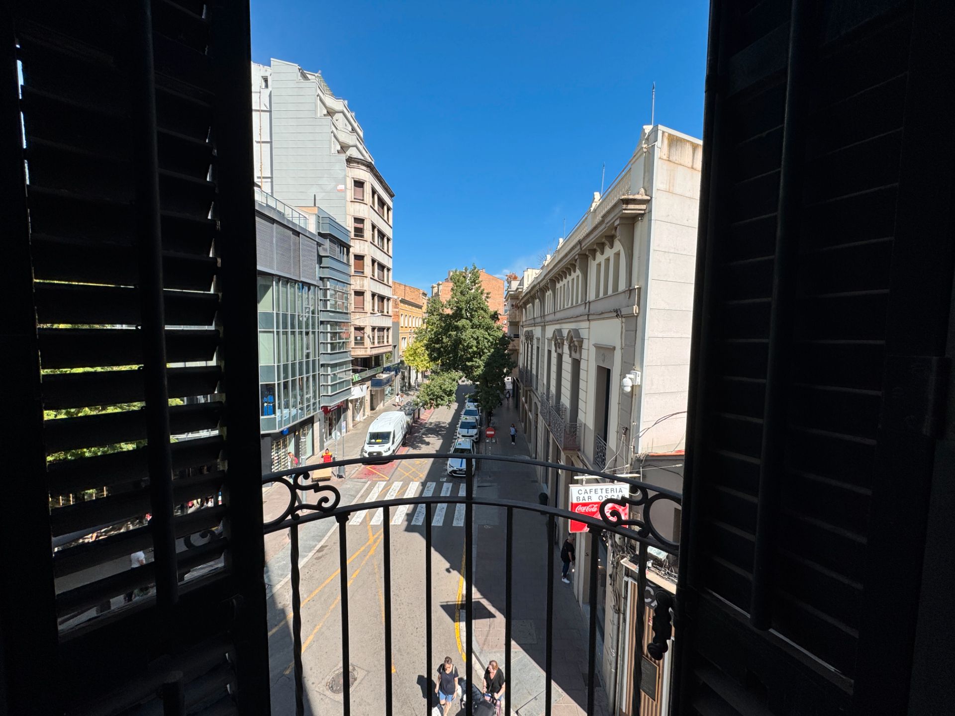 Vista exterior de Pis en venda en Manresa amb Calefacció, Parquet i Forn