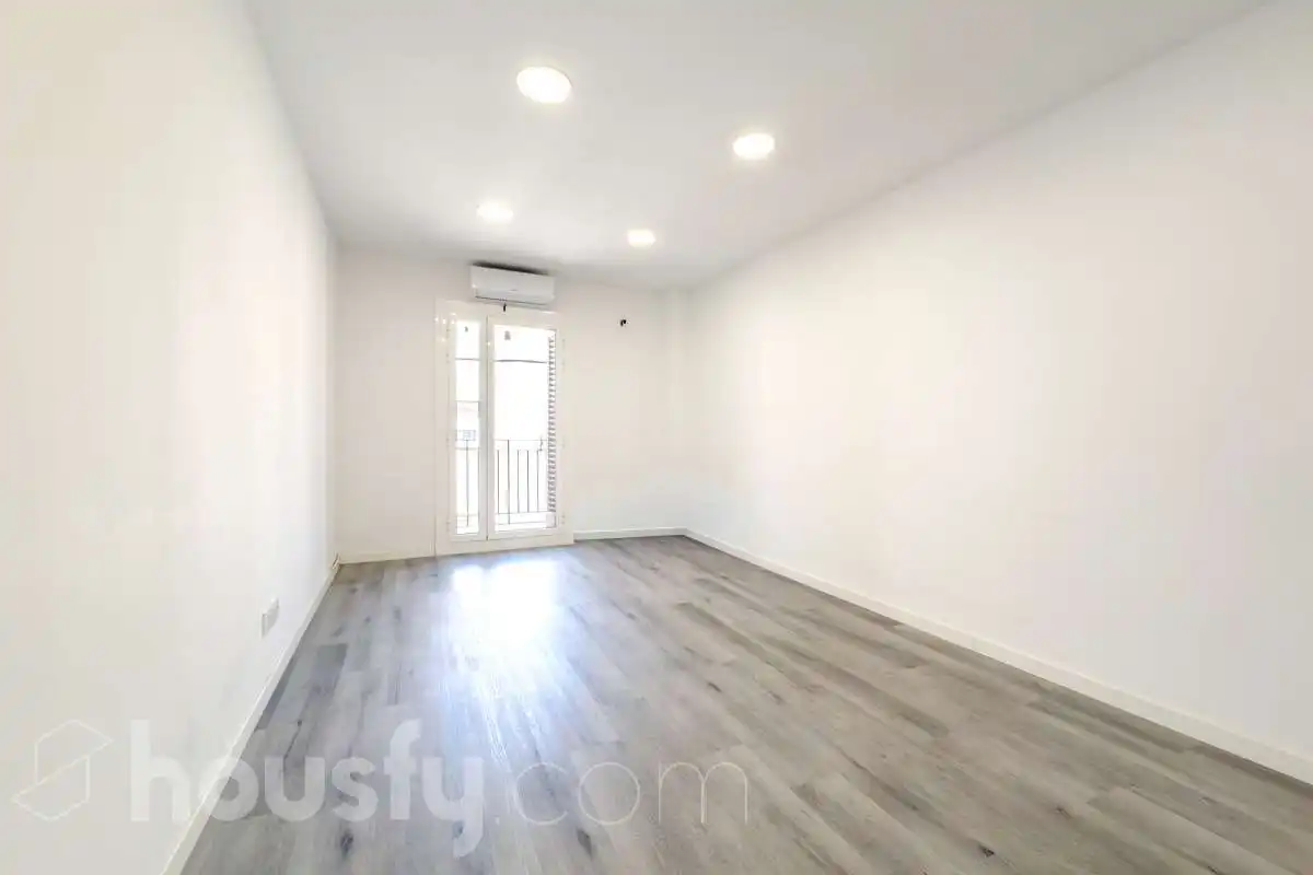 Sala de estar de Piso en venta en Barcelona con Aire acondicionado, Calefacción y Parquet