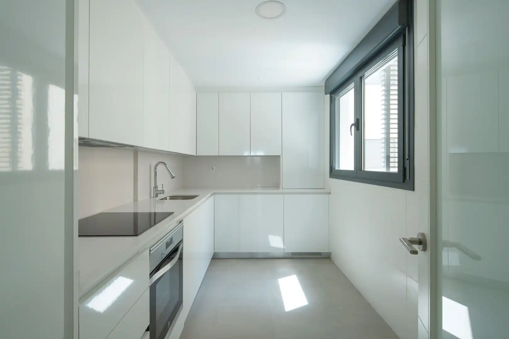 Kitchen of Flat for sale in Málaga  with Parquet flooring, Terrace and Storage room