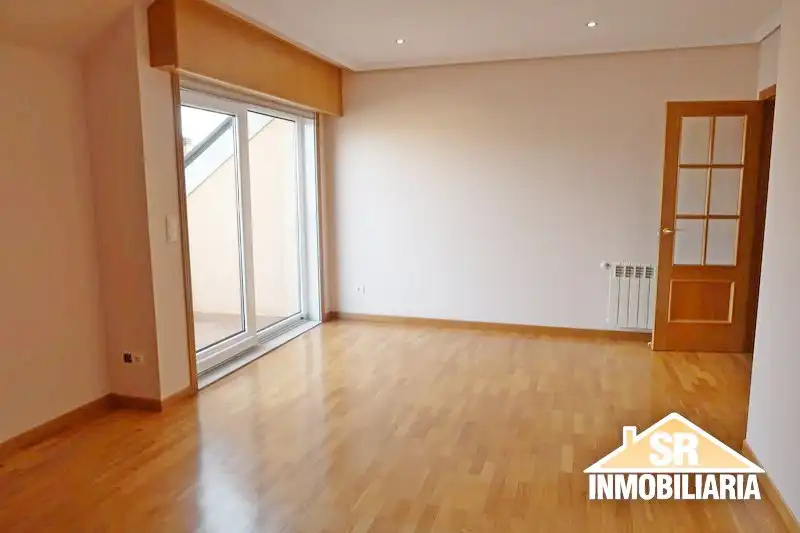 Sala de estar de Piso de alquiler en A Coruña Capital  con Calefacción, Parquet y Horno