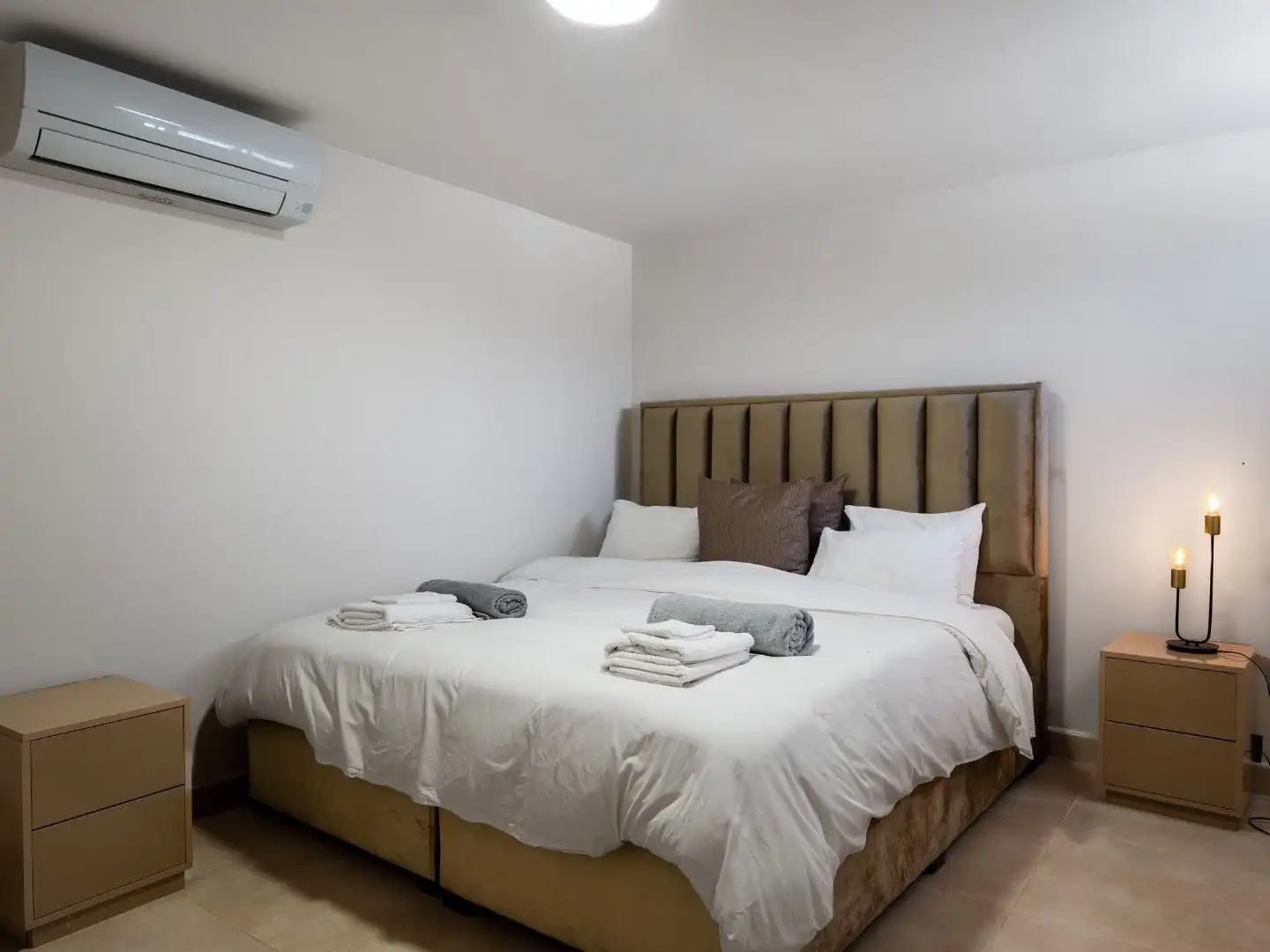 Dormitori de Casa o xalet en venda en Marbella amb Aire condicionat, Jardí privat i Terrassa