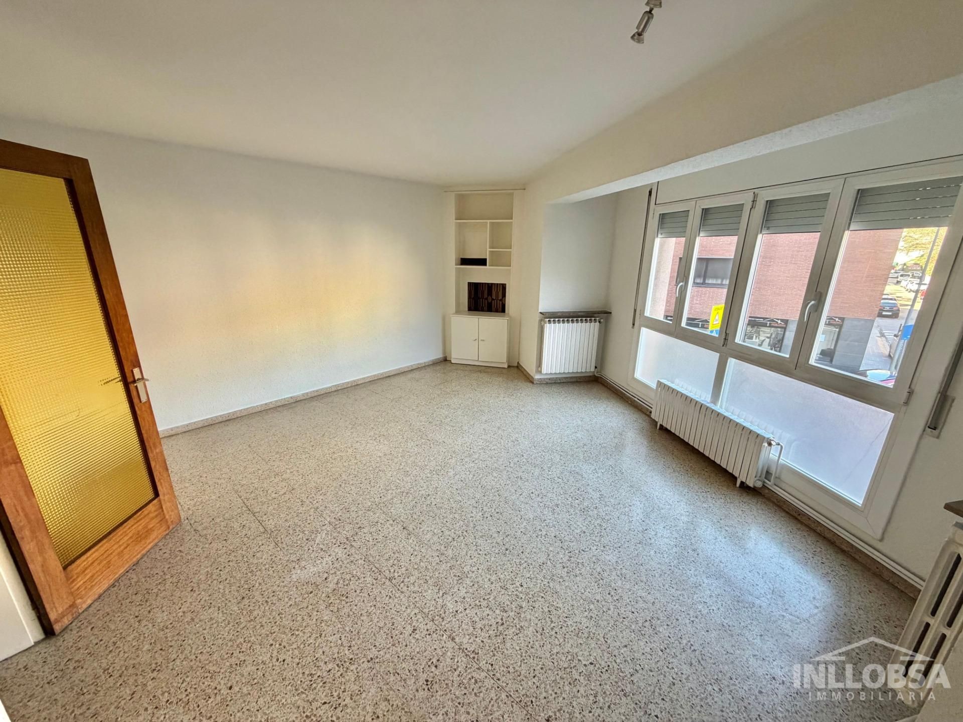 Sala d'estar de Pis en venda en Manresa amb Calefacció i Traster