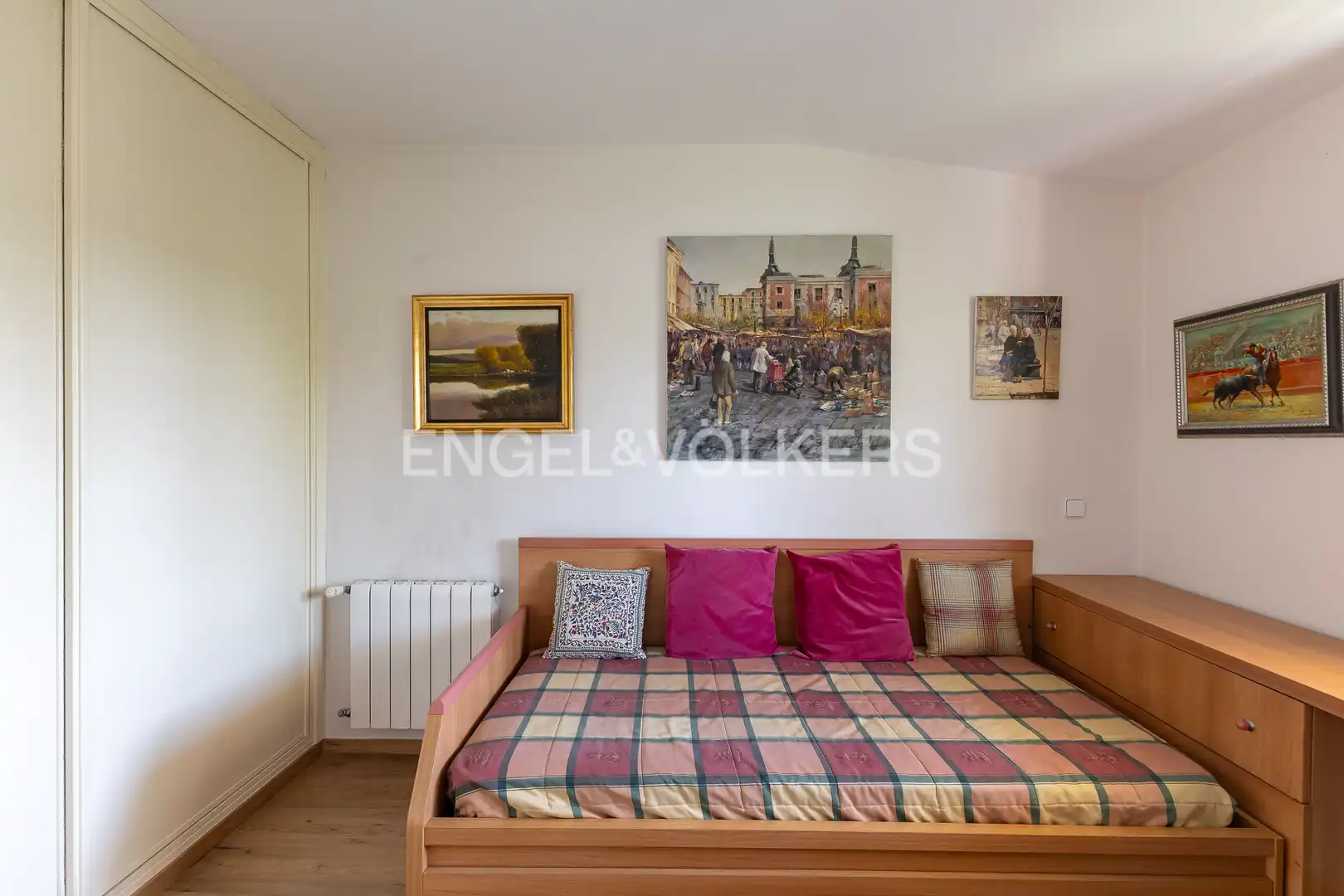 Bedroom of Detached homes for sale in Madrid  with Air Conditioner, Heating and Private garden