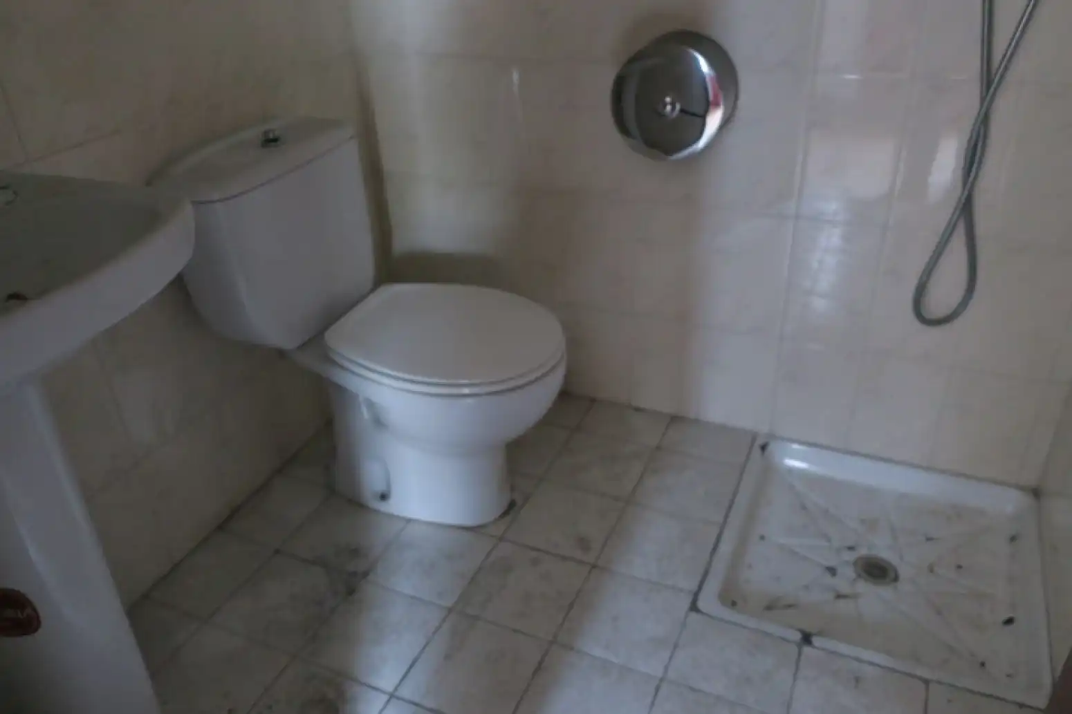 Badezimmer von Fabrikhallen zum Verkauf in Oviedo 