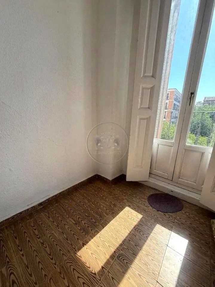 Flat for sale in Madrid  with Balcony