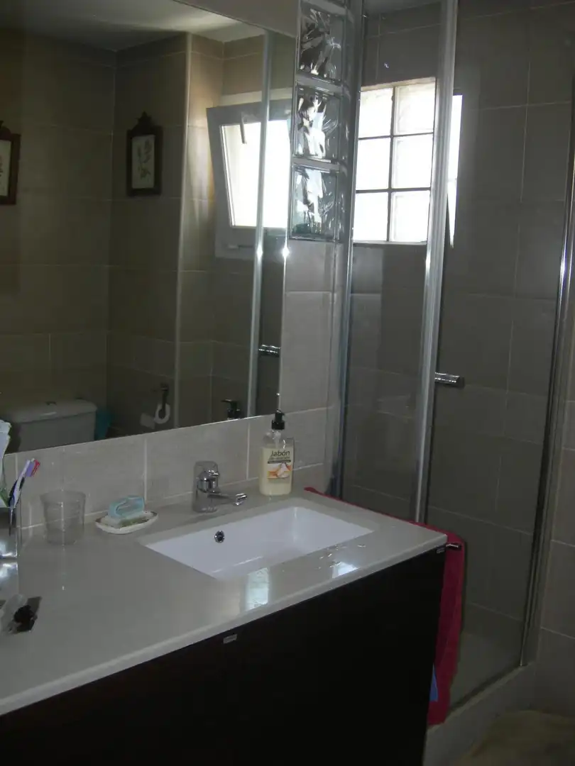 Baño de Casa o chalet de alquiler en Granada con Calefacción, Jardín privado y Amueblado