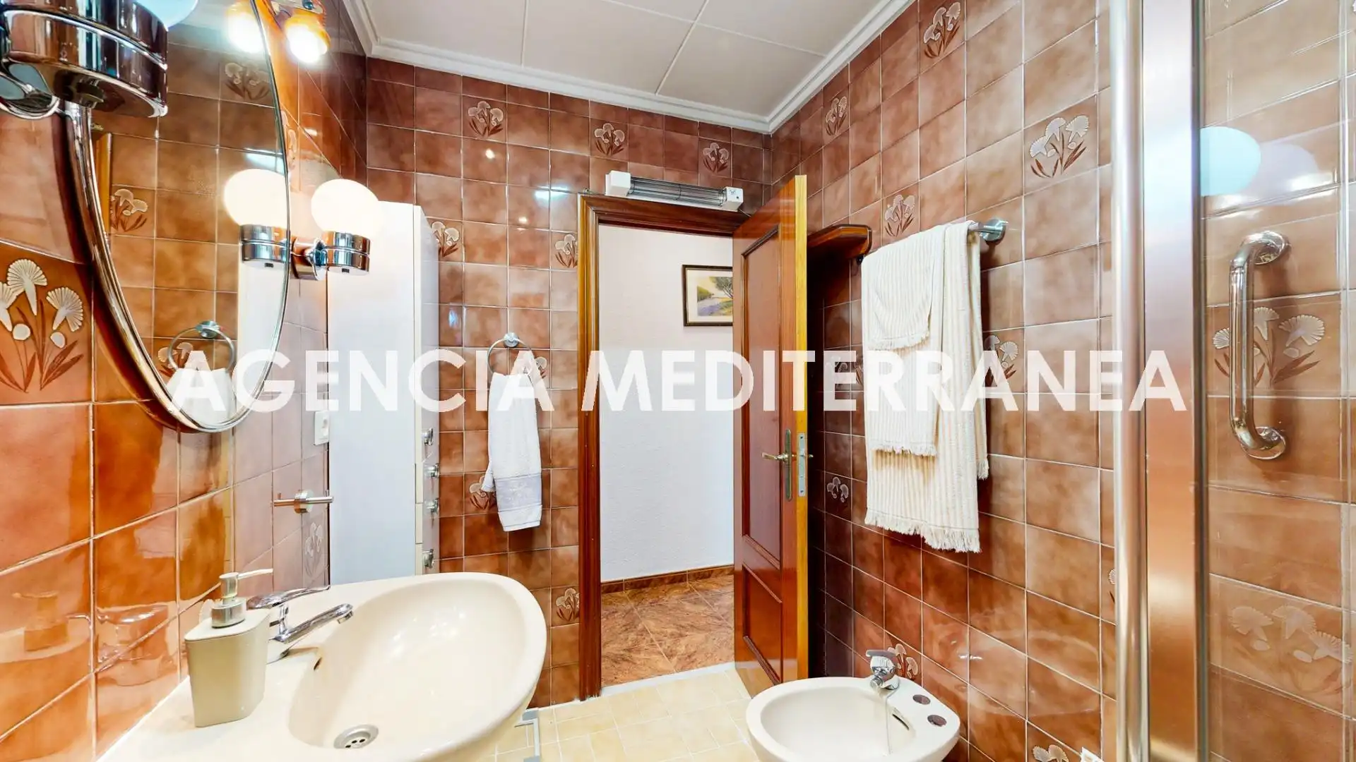 Bathroom of Flat for sale in Valencia  with Air Conditioner and Balcony
