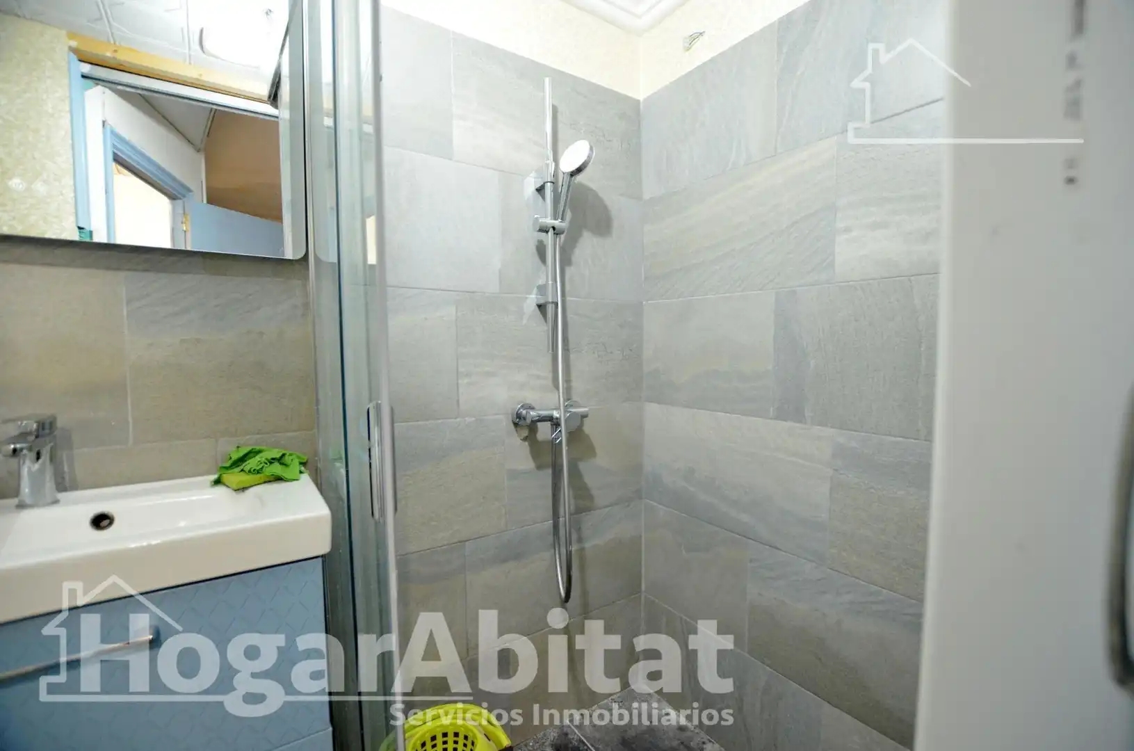 Baño de Piso en venta en Alicante / Alacant con Amueblado y Balcón